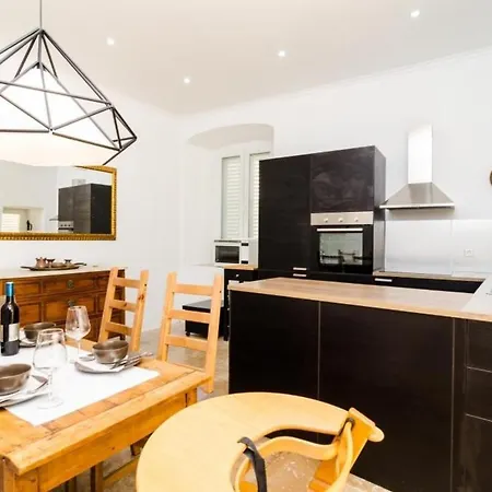 The Scent - Three Bedroom With Terrace And Fort View Apartmán